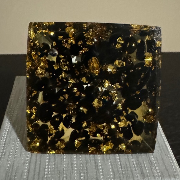 Resin Pyramid Tree of Life Tiger’s Eye Obsidian and Gold flecks - Picture 4 of 5